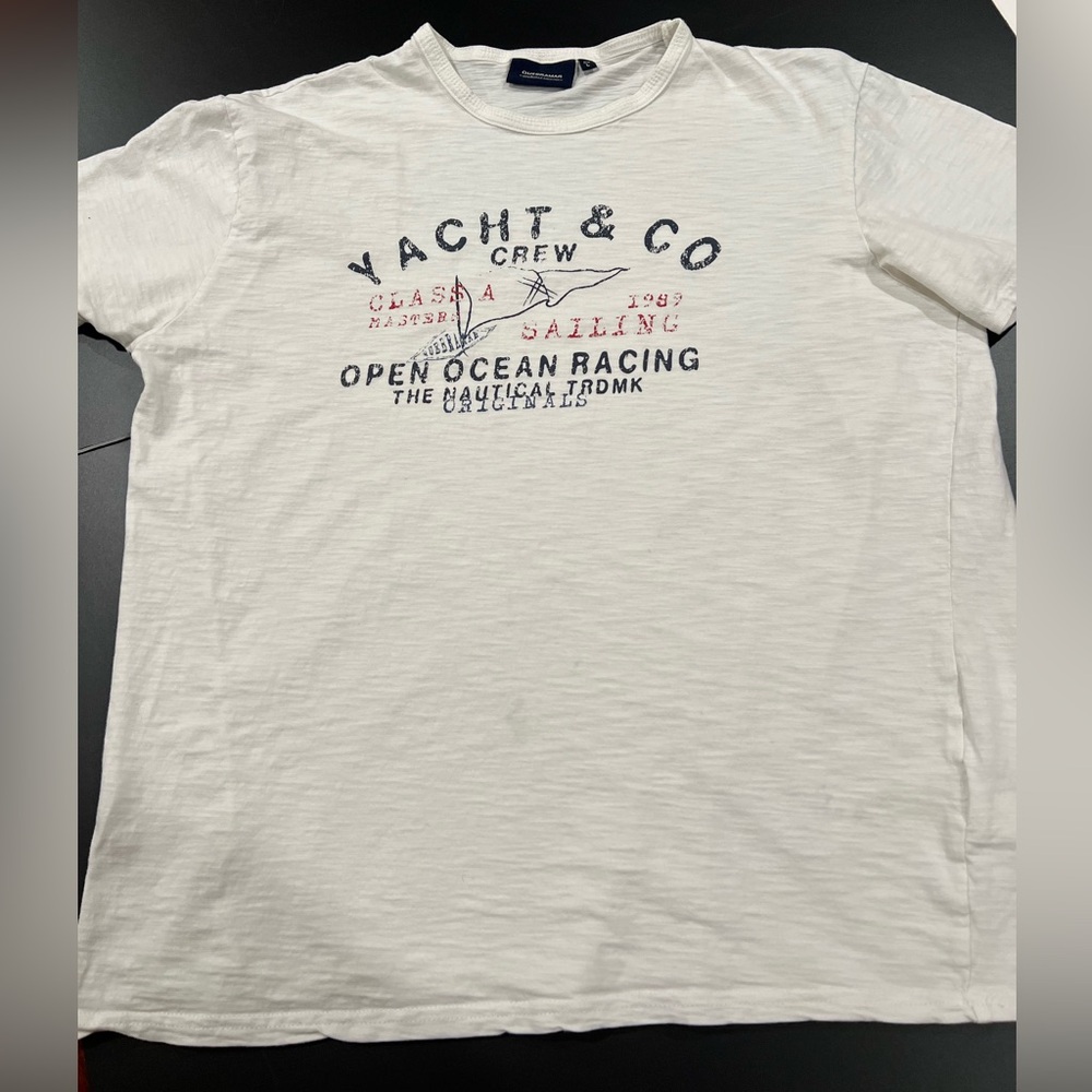 Men’s t-shirt size large.